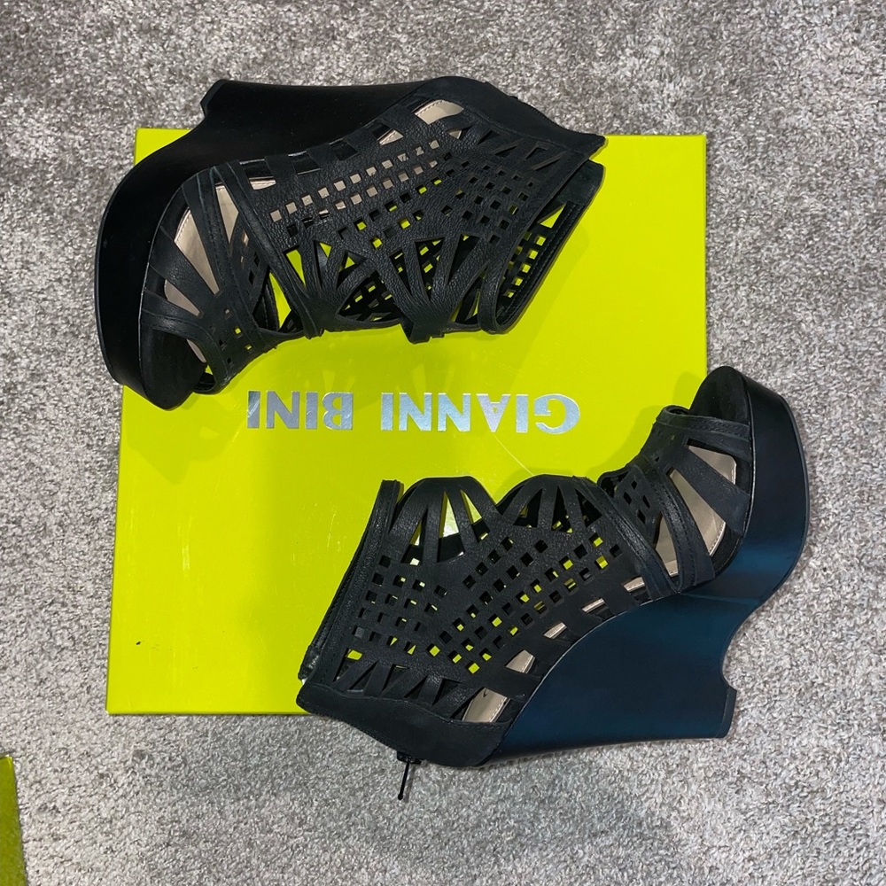 Gianni Bini wedges